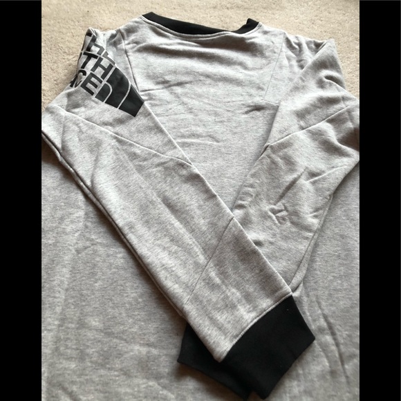 Last ONE! 🆕The North Face Sweatshirt🤍 - Picture 3 of 7